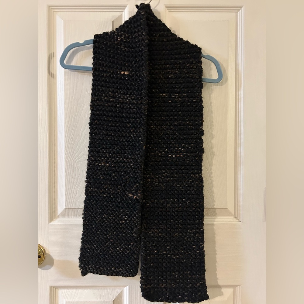 🧣Hand-knit scarf 🧣